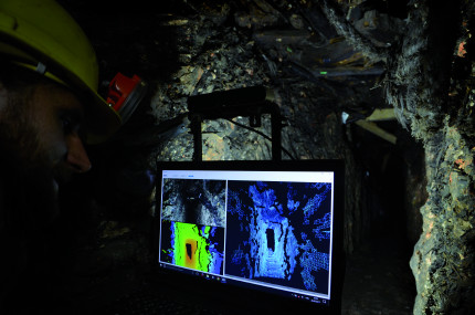 Surveying underground (photo: NHM Wien) 