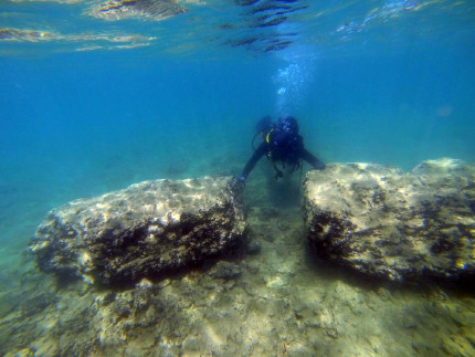 Relicts of the submerged roman port (photo: International Centre for Underwater Archaeology, Zadar) 